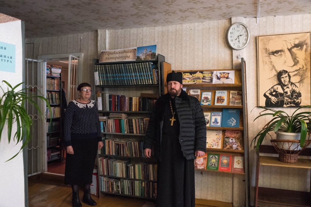 Рабочая встреча настоятеля Гусинского прихода иерея Андрея Меньших с руководством сельской библиотеки
