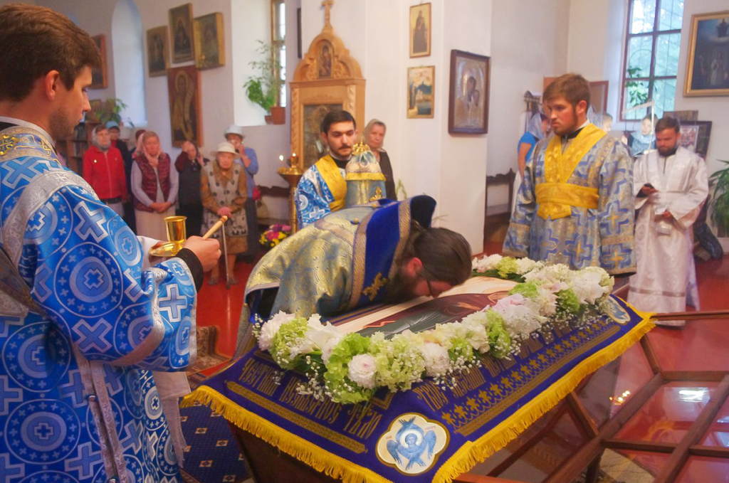 Епископ Мелетий возглавил навечерие праздника Успения Пресвятой Богородицы в Монастырщине
