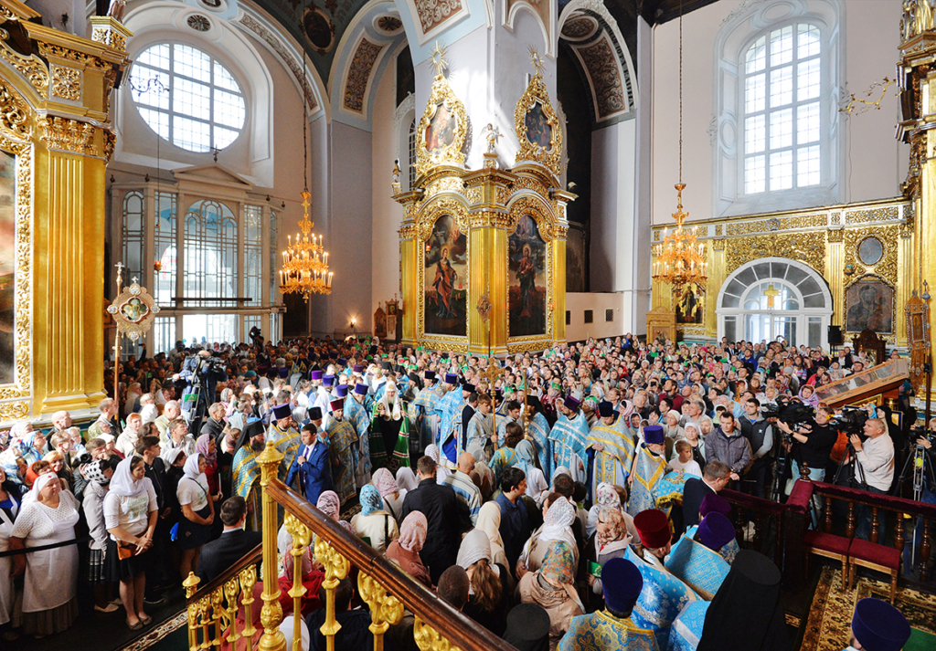 Патриарший визит в Смоленскую митрополию. Литургия в Успенском соборе Смоленска