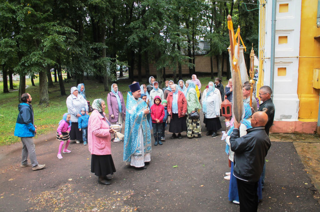 Престольный праздник Успенского храма в Монастырщине