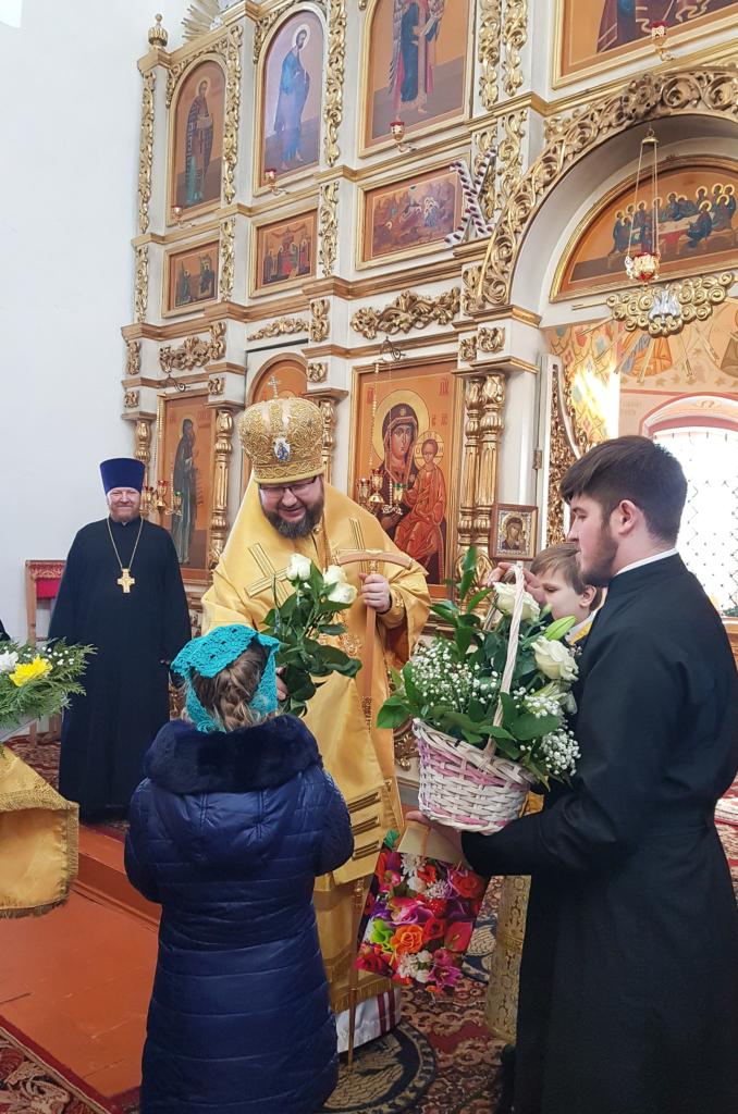 Божественная литургия в городе Рославле. Поздравление Преосвященного Мелетия с тезоименитством