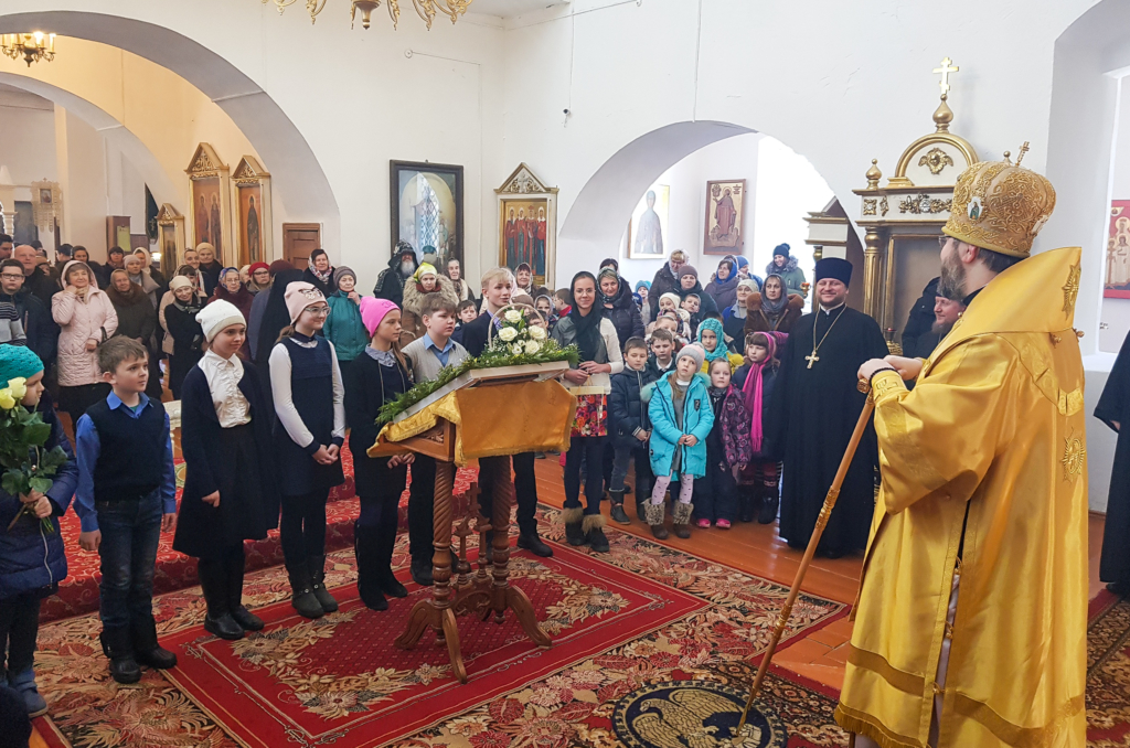 Божественная литургия в городе Рославле. Поздравление Преосвященного Мелетия с тезоименитством