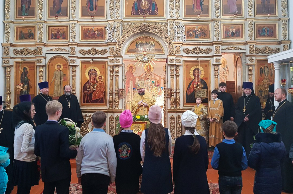 Божественная литургия в городе Рославле. Поздравление Преосвященного Мелетия с тезоименитством