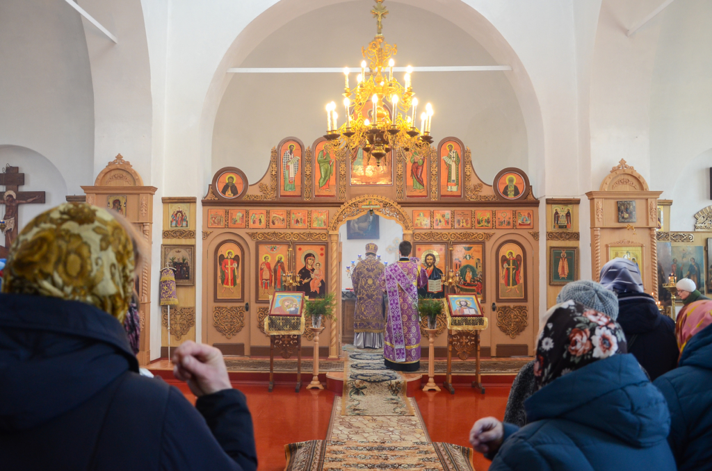 Епископ Мелетий совершил Божественную литургию в Монастырщине