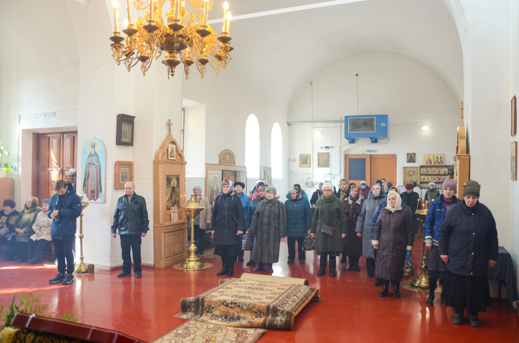 Епископ Мелетий совершил Божественную литургию в Монастырщине