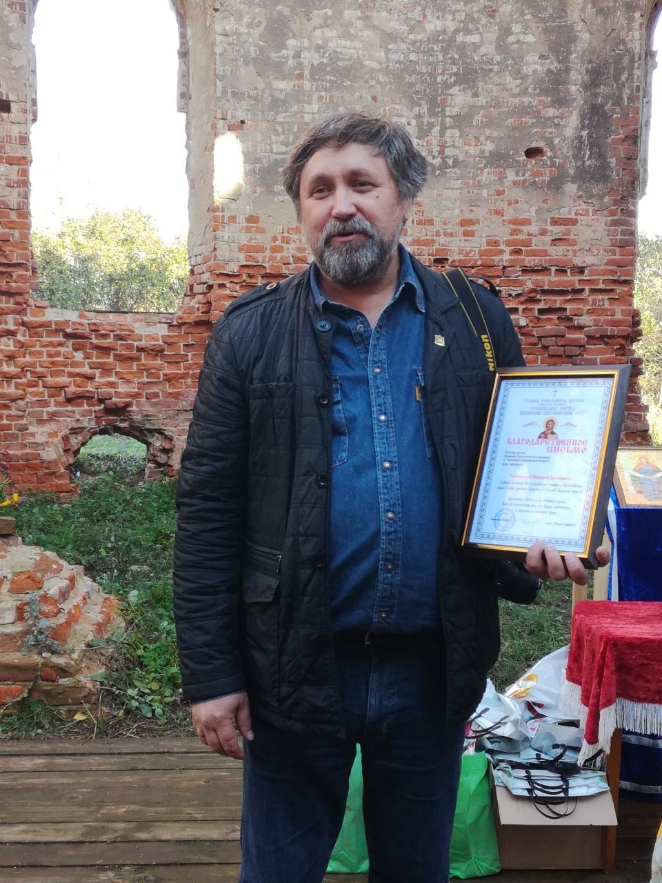 Молебен на руинах храма Покрова Пресвятой Богородицы в Черепово