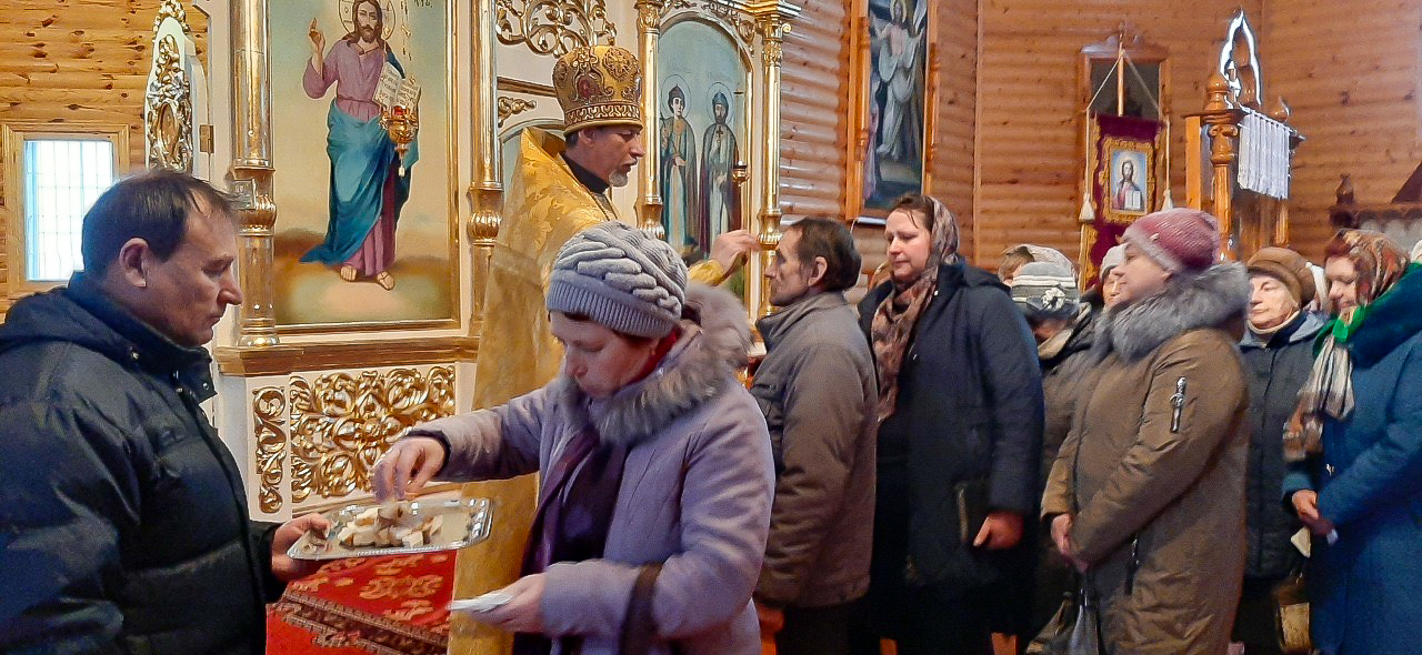 Воскресное богослужение в Борисоглебском храме посёлка Хиславичи