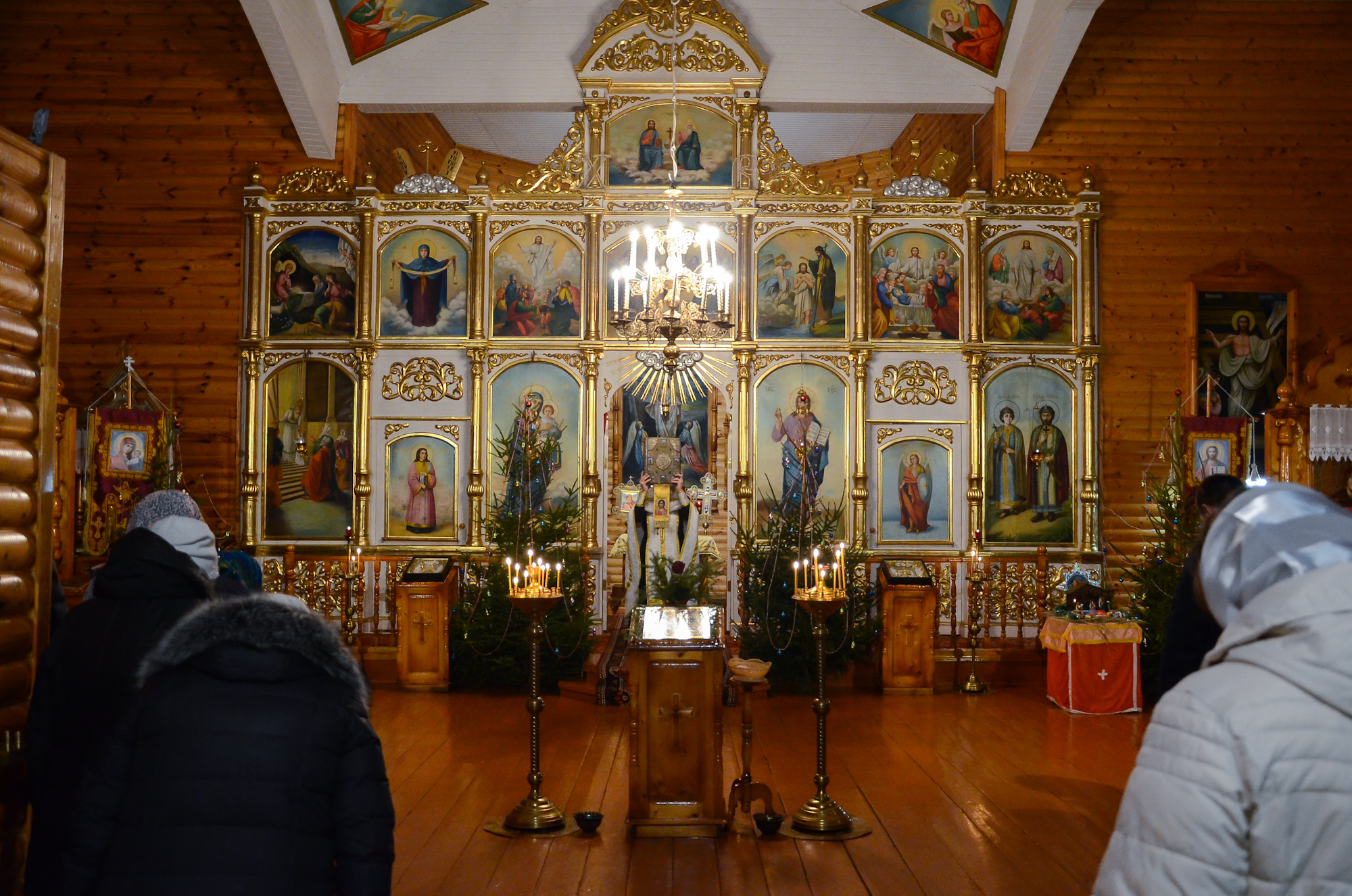 Великое повечерие и утреню Рождества Христова отслужили в Хиславичах