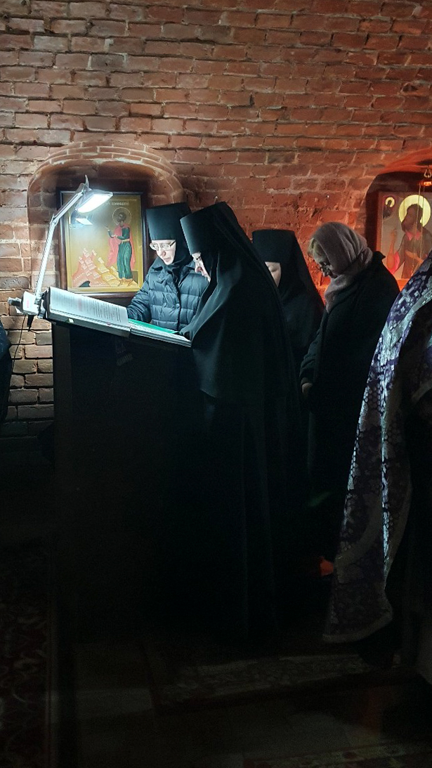 Архиерейская Литургия Преждеосвященных Даров в Корсиках