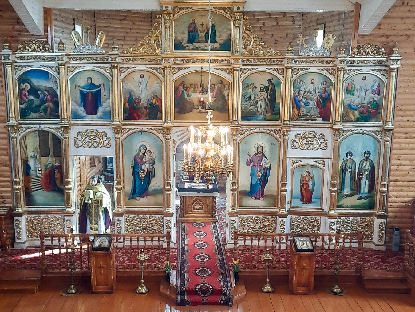 Божественная литургия в Неделю Крестопоклонную в Хиславичах