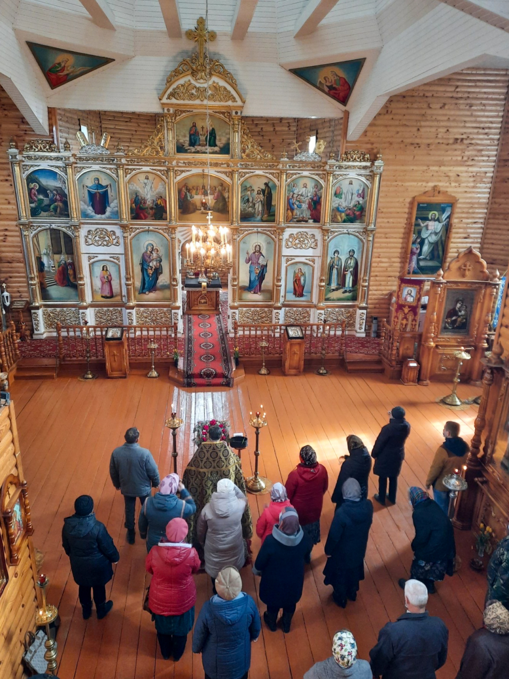Божественная литургия в Неделю Крестопоклонную в Хиславичах
