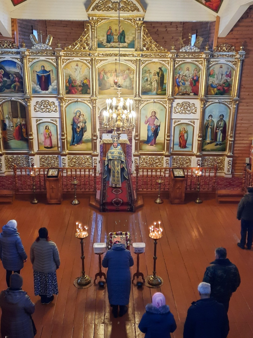 В Хиславичах отслужена Божественная литургия в праздник Введения во храм Пресвятой Богородицы