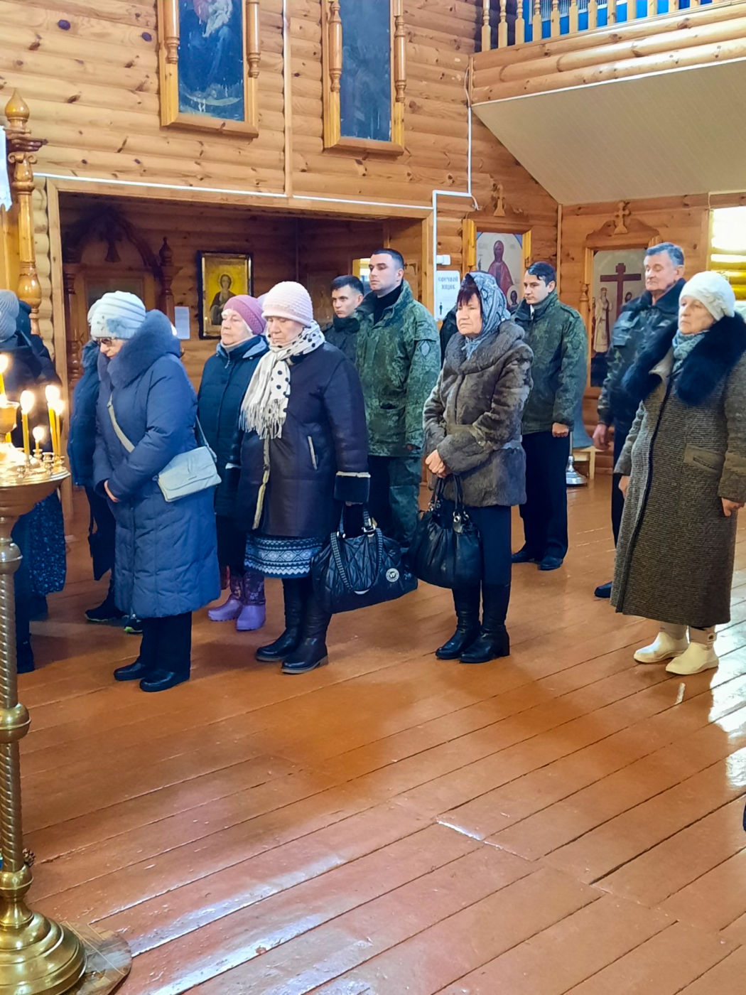 В Хиславичах отслужена Божественная литургия в праздник Введения во храм Пресвятой Богородицы