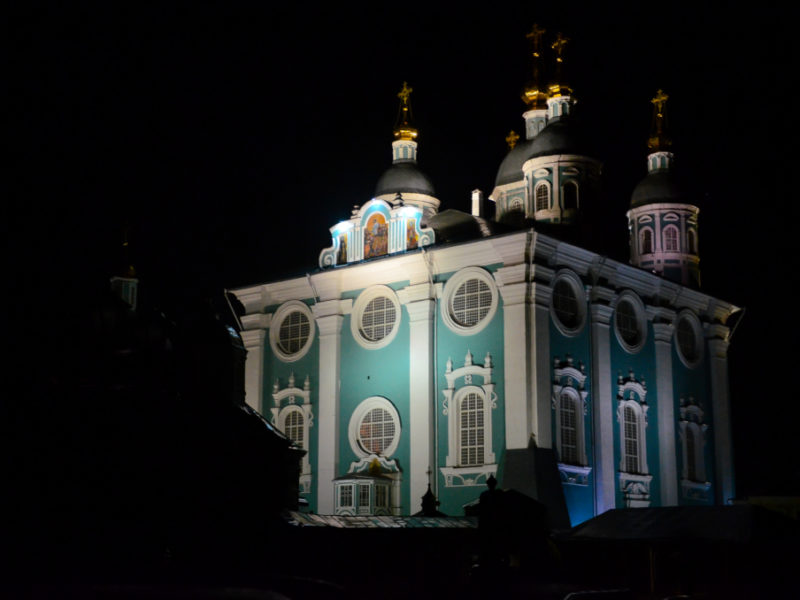 Ночная Божественная литургия праздника Одигитрии в Свято-Успенском соборе города Смоленска